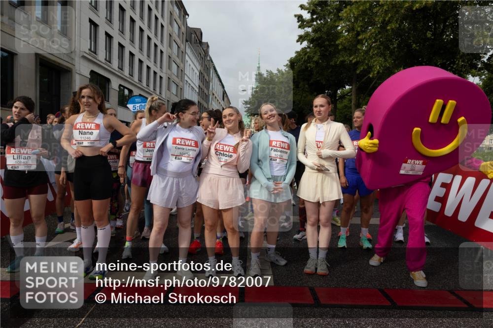 14.06.2026 - REWE Women's Run Michael Strokosch http://msf.ph/oto/9782007 14.06.2026 08:55:21 Laufen 10843, 7, 11246, 7, 5, 00, 10136, 10135, 10134 meine-sportfotos.de