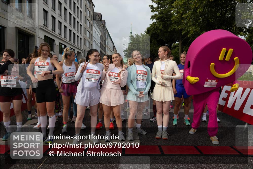 14.06.2026 - REWE Women's Run Michael Strokosch http://msf.ph/oto/9782010 14.06.2026 08:55:22 Laufen 10843, 57, 11246, 7, 10080, 10136, 10135, 10134 meine-sportfotos.de