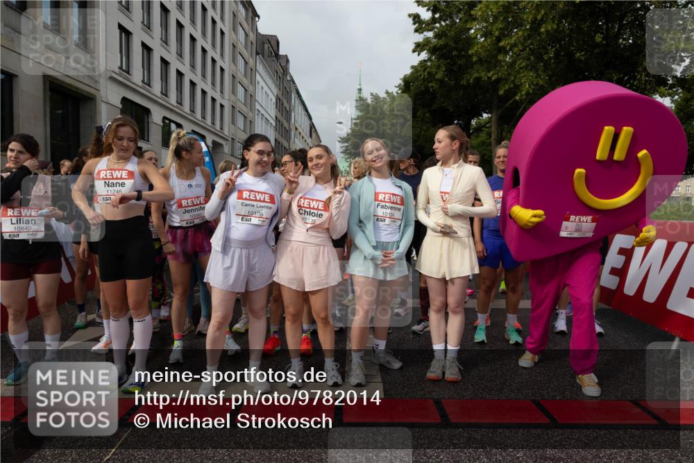14.06.2026 - REWE Women's Run Michael Strokosch http://msf.ph/oto/9782014 14.06.2026 08:55:22 Laufen 10843, 57, 11246, 10080, 10136, 10135, 10134, 7 meine-sportfotos.de