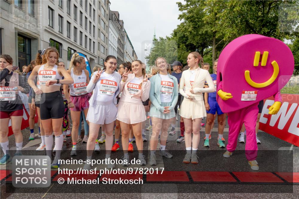 14.06.2026 - REWE Women's Run Michael Strokosch http://msf.ph/oto/9782017 14.06.2026 08:55:22 Laufen 10843, 1121, 7, 10080, 10136, 7, 10135, 10134 meine-sportfotos.de