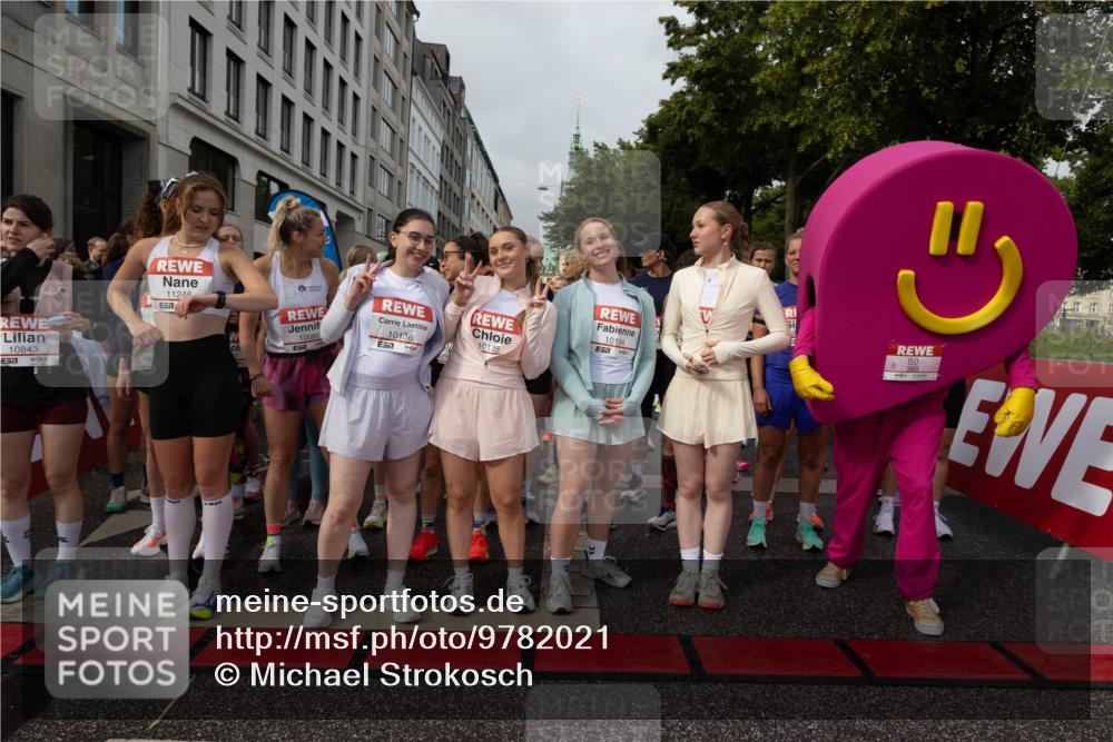 14.06.2026 - REWE Women's Run Michael Strokosch http://msf.ph/oto/9782021 14.06.2026 08:55:22 Laufen 10843, 1124, 7, 10080, 10136, 7, 10135, 7, 10134, 385 meine-sportfotos.de