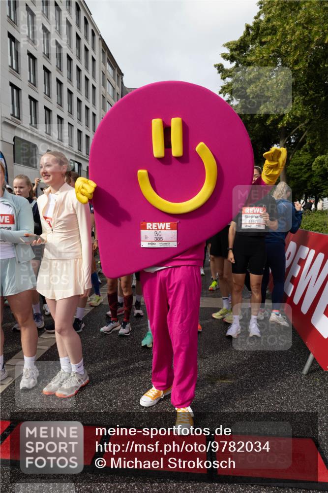 14.06.2026 - REWE Women's Run Michael Strokosch http://msf.ph/oto/9782034 14.06.2026 08:55:35 Laufen 385, 11471, 7 meine-sportfotos.de