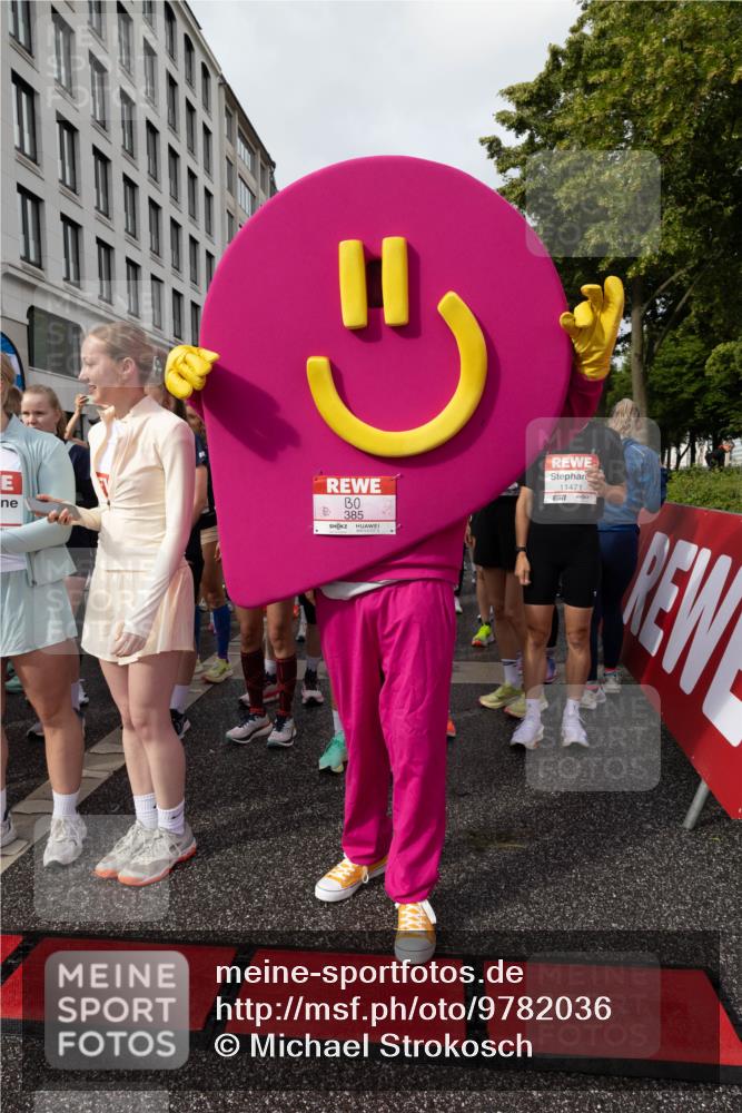 14.06.2026 - REWE Women's Run Michael Strokosch http://msf.ph/oto/9782036 14.06.2026 08:55:35 Laufen 11, 385, 11471 meine-sportfotos.de