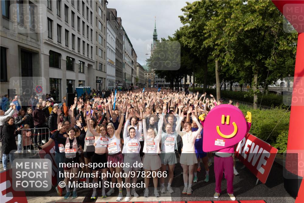 14.06.2026 - REWE Women's Run Michael Strokosch http://msf.ph/oto/9782066 14.06.2026 08:57:02 Laufen 11246, 10136 meine-sportfotos.de
