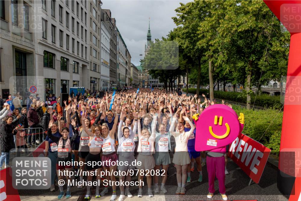 14.06.2026 - REWE Women's Run Michael Strokosch http://msf.ph/oto/9782082 14.06.2026 08:57:03 Laufen 1131, 11246 meine-sportfotos.de
