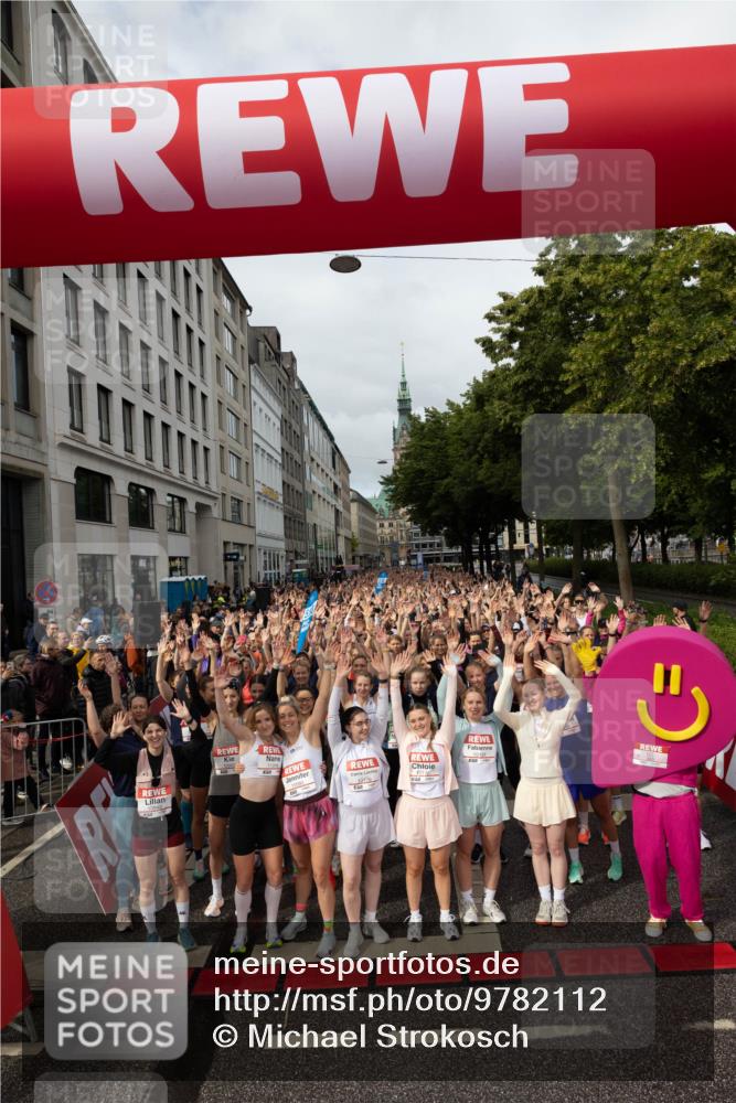 14.06.2026 - REWE Women's Run Michael Strokosch http://msf.ph/oto/9782112 14.06.2026 08:57:06 Laufen 1124 meine-sportfotos.de