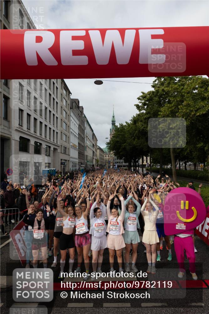 14.06.2026 - REWE Women's Run Michael Strokosch http://msf.ph/oto/9782119 14.06.2026 08:57:09 Laufen 10843, 11246, 10080, 101 meine-sportfotos.de