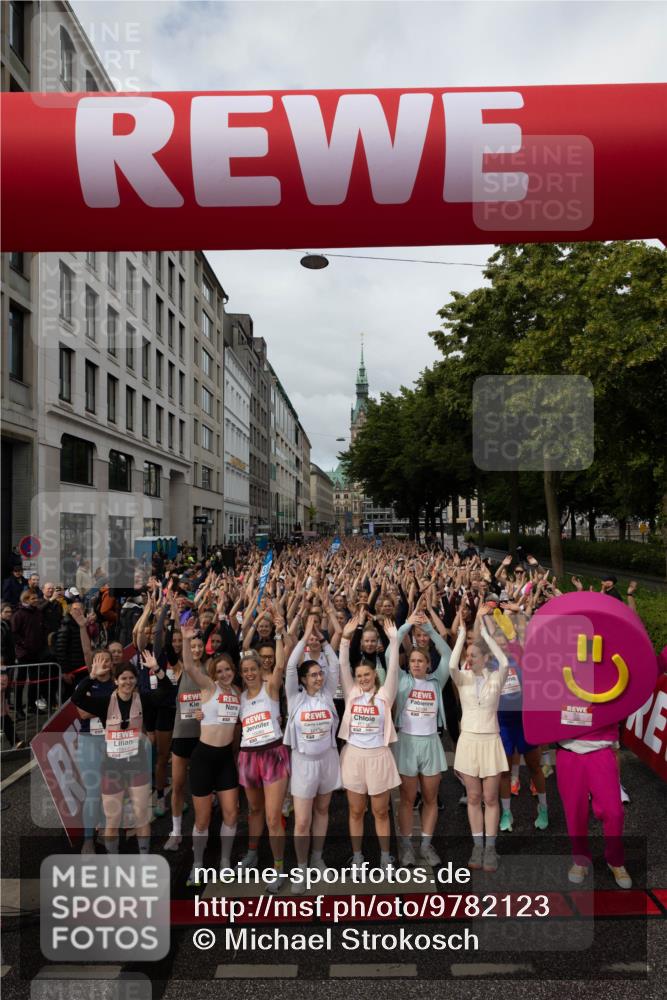 14.06.2026 - REWE Women's Run Michael Strokosch http://msf.ph/oto/9782123 14.06.2026 08:57:09 Laufen 1124, 10134 meine-sportfotos.de