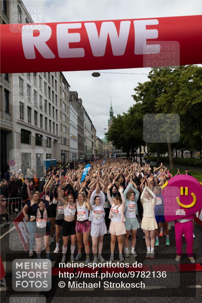 14.06.2026 - REWE Women's Run Michael Strokosch http://msf.ph/oto/9782136 14.06.2026 08:57:10 Laufen 11246, 5, 00 meine-sportfotos.de