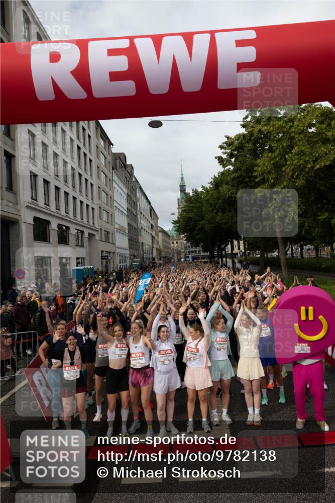 14.06.2026 - REWE Women's Run Michael Strokosch http://msf.ph/oto/9782138 14.06.2026 08:57:10 Laufen 5, 00 meine-sportfotos.de