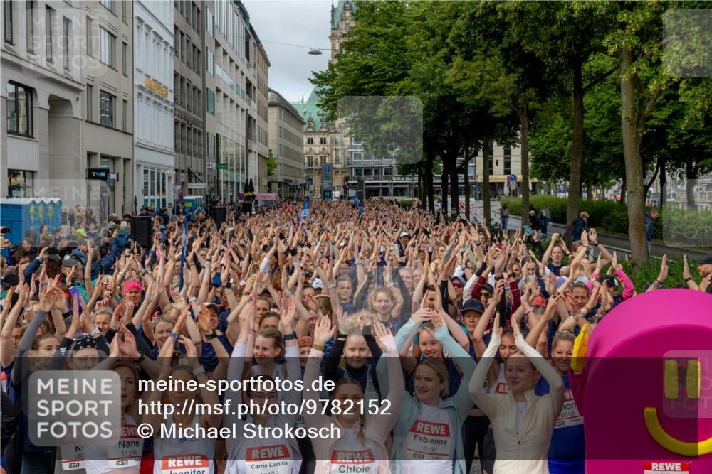 14.06.2026 - REWE Women's Run Michael Strokosch http://msf.ph/oto/9782152 14.06.2026 08:57:15 Laufen 1141, 7, 109, 57, 11246, 10134, 0848 meine-sportfotos.de