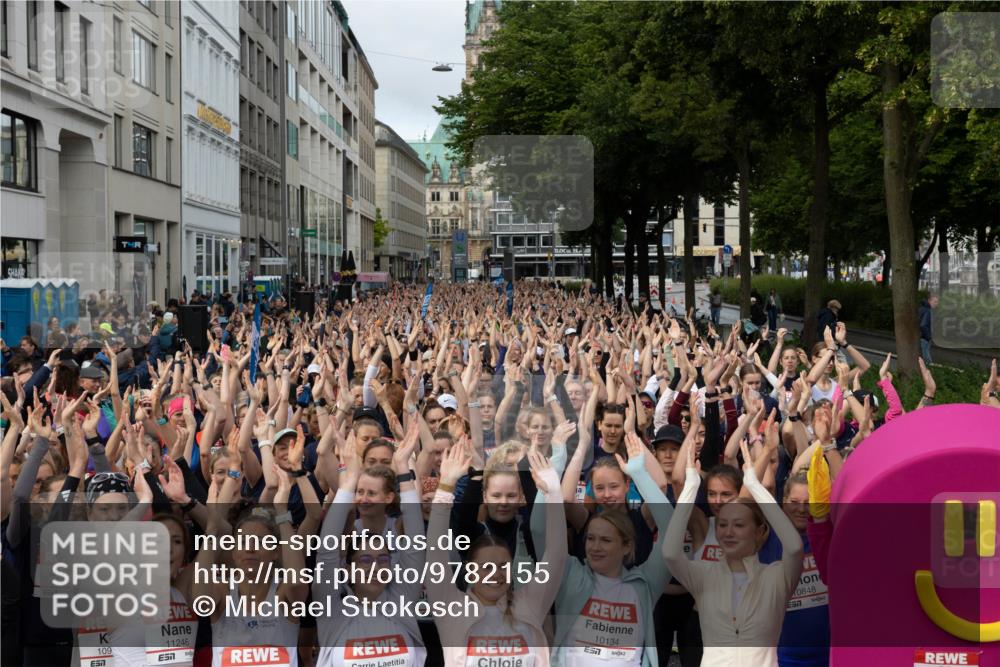 14.06.2026 - REWE Women's Run Michael Strokosch http://msf.ph/oto/9782155 14.06.2026 08:57:16 Laufen 1141, 57, 109, 657, 11246, 10134, 7, 0848, 7, 11 meine-sportfotos.de