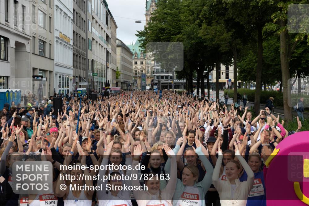 14.06.2026 - REWE Women's Run Michael Strokosch http://msf.ph/oto/9782163 14.06.2026 08:57:16 Laufen 114, 77, 10124, 10848 meine-sportfotos.de