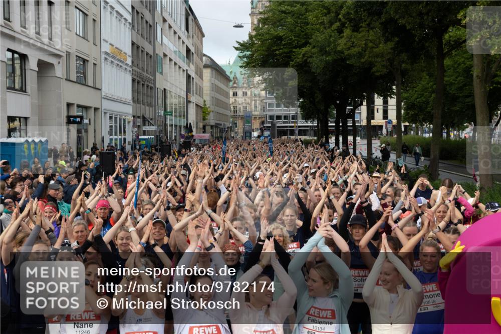 14.06.2026 - REWE Women's Run Michael Strokosch http://msf.ph/oto/9782174 14.06.2026 08:57:17 Laufen 1141, 11246, 17, 10134, 1023, 10848 meine-sportfotos.de