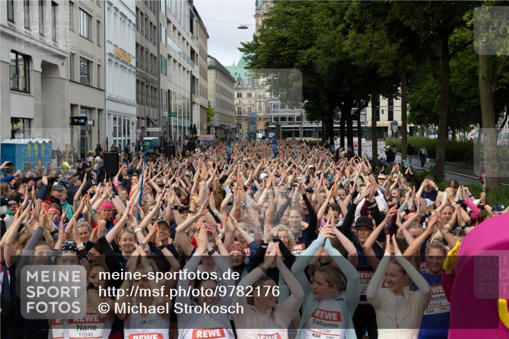 14.06.2026 - REWE Women's Run Michael Strokosch http://msf.ph/oto/9782176 14.06.2026 08:57:17 Laufen 1141, 7, 11246, 10134, 7, 102, 10848 meine-sportfotos.de