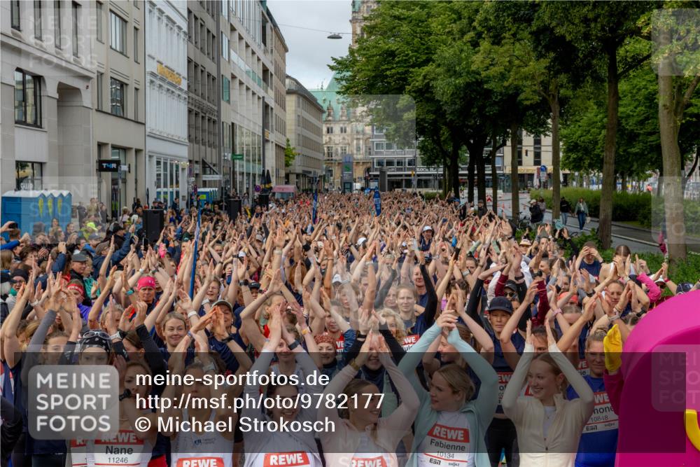 14.06.2026 - REWE Women's Run Michael Strokosch http://msf.ph/oto/9782177 14.06.2026 08:57:17 Laufen 1141, 11246, 10134, 7, 10848 meine-sportfotos.de