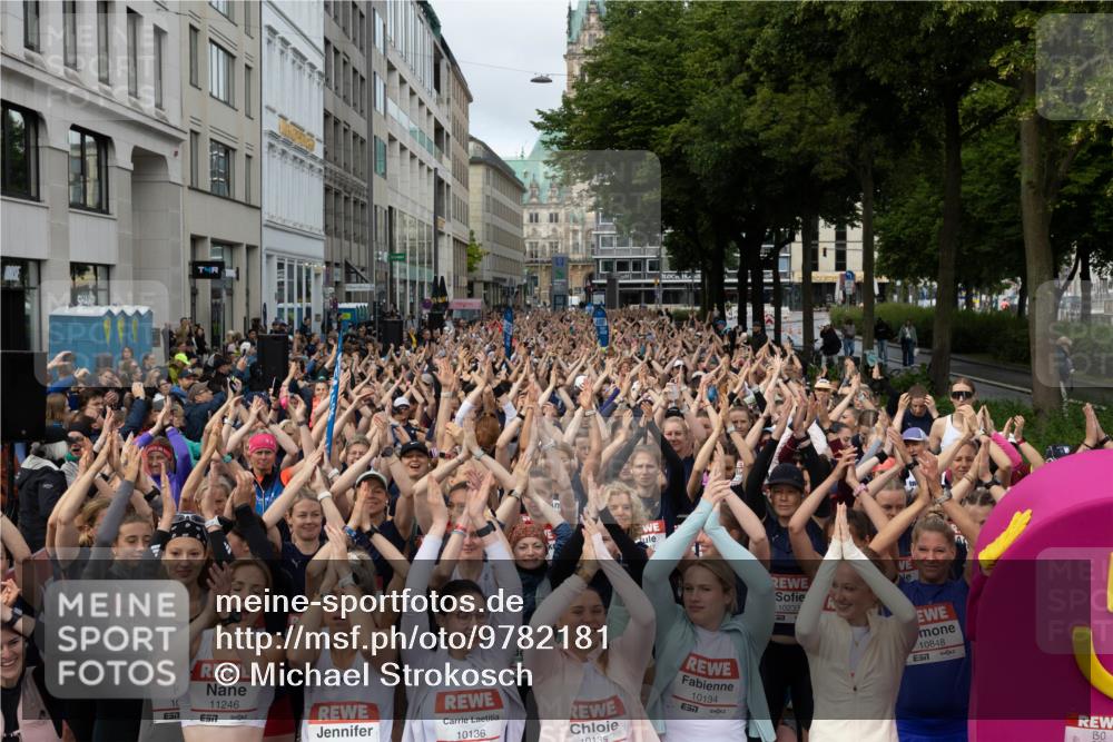 14.06.2026 - REWE Women's Run Michael Strokosch http://msf.ph/oto/9782181 14.06.2026 08:57:18 Laufen 114, 7, 10, 11246, 57, 57, 10136, 10135, 10134, 10233, 10848 meine-sportfotos.de