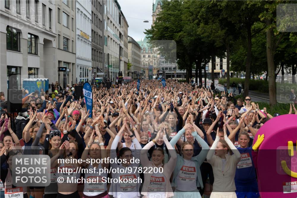 14.06.2026 - REWE Women's Run Michael Strokosch http://msf.ph/oto/9782200 14.06.2026 08:57:19 Laufen 113, 7, 5, 00, 109, 57, 11246, 57, 10080, 7, 10136, 7, 10135, 10134, 7, 10848, 385 meine-sportfotos.de