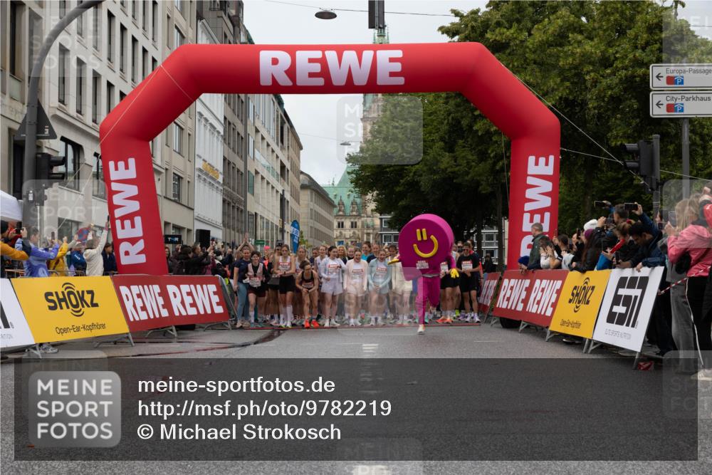 14.06.2026 - REWE Women's Run Michael Strokosch http://msf.ph/oto/9782219 14.06.2026 09:00:39 Laufen  meine-sportfotos.de