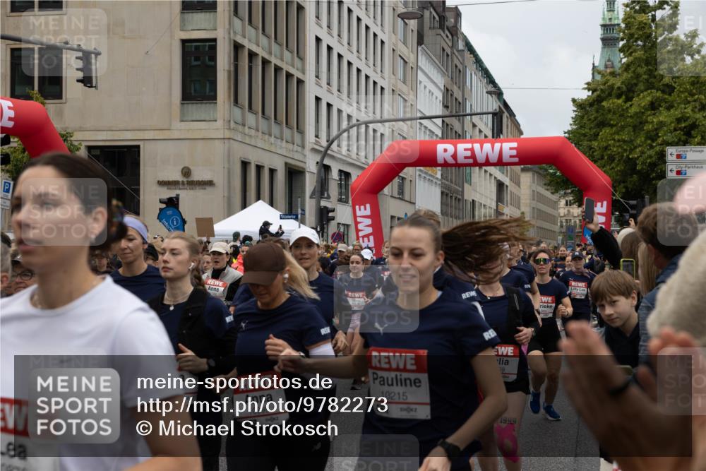 14.06.2026 - REWE Women's Run Michael Strokosch http://msf.ph/oto/9782273 14.06.2026 09:00:57 Laufen 10699, 10215, 59, 360, 1999 meine-sportfotos.de