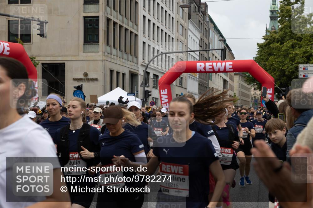 14.06.2026 - REWE Women's Run Michael Strokosch http://msf.ph/oto/9782274 14.06.2026 09:00:57 Laufen 11526, 11300, 577, 10699, 10215, 517, 10659, 7 meine-sportfotos.de
