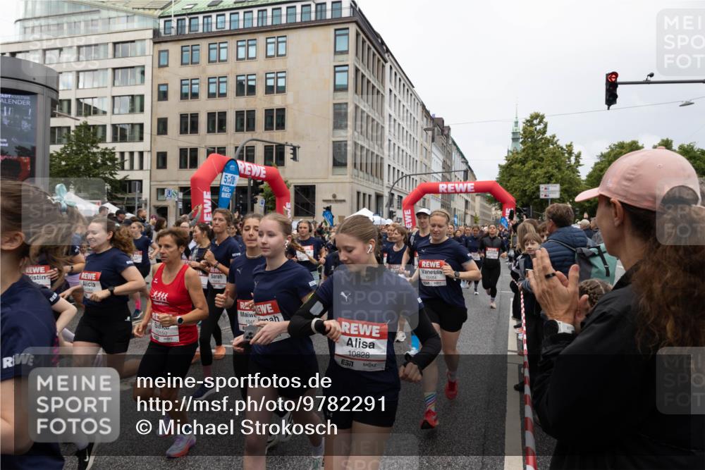 14.06.2026 - REWE Women's Run Michael Strokosch http://msf.ph/oto/9782291 14.06.2026 09:01:03 Laufen 1055, 10150, 5, 30, 104, 10828, 7, 10154, 7 meine-sportfotos.de