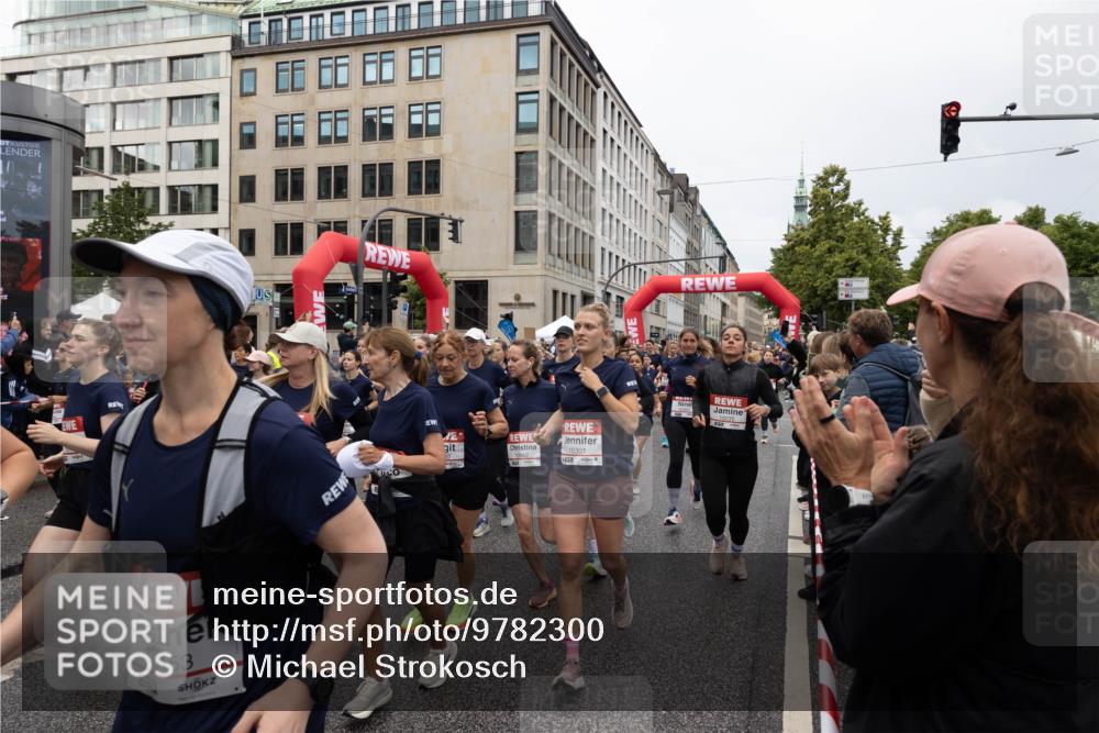 14.06.2026 - REWE Women's Run Michael Strokosch http://msf.ph/oto/9782300 14.06.2026 09:01:05 Laufen 10153, 10301 meine-sportfotos.de