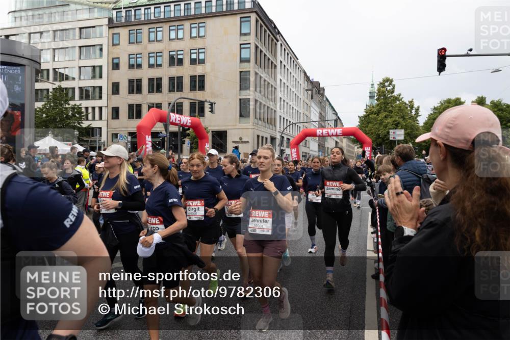 14.06.2026 - REWE Women's Run Michael Strokosch http://msf.ph/oto/9782306 14.06.2026 09:01:05 Laufen 10300, 10301 meine-sportfotos.de