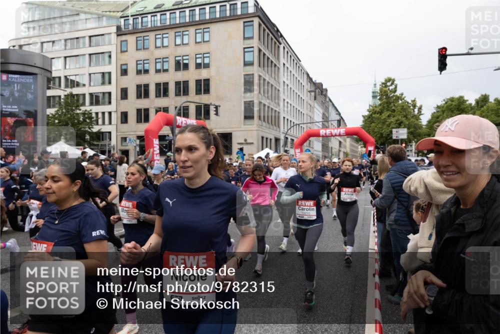 14.06.2026 - REWE Women's Run Michael Strokosch http://msf.ph/oto/9782315 14.06.2026 09:01:07 Laufen 18, 1131, 11289, 10210 meine-sportfotos.de