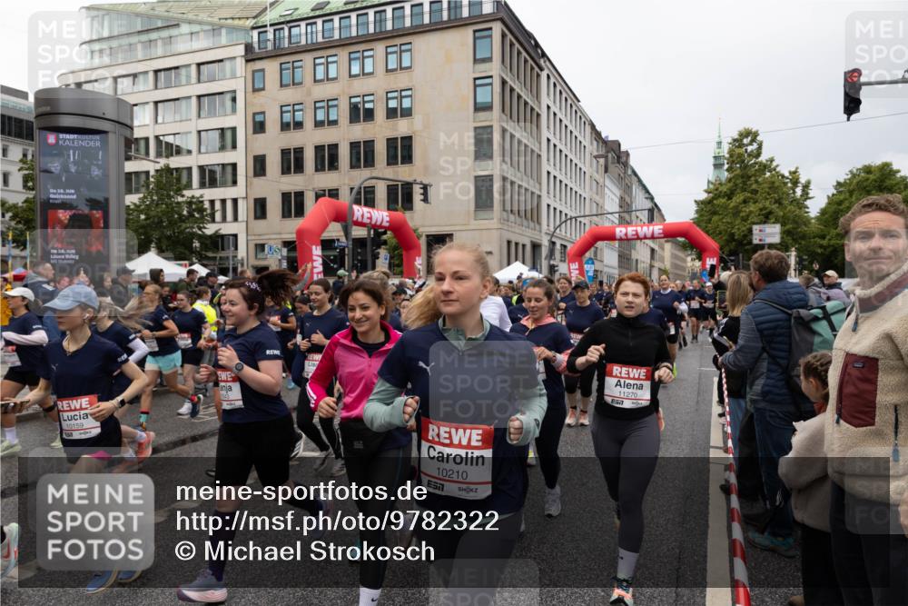 14.06.2026 - REWE Women's Run Michael Strokosch http://msf.ph/oto/9782322 14.06.2026 09:01:08 Laufen 18, 18, 10159, 10210, 11270, 57 meine-sportfotos.de