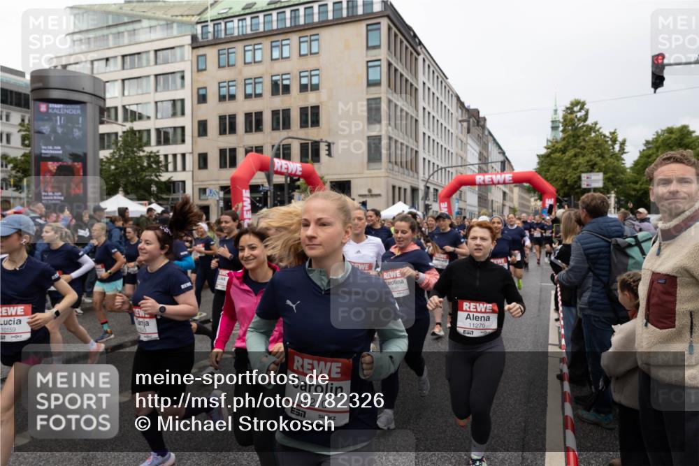 14.06.2026 - REWE Women's Run Michael Strokosch http://msf.ph/oto/9782326 14.06.2026 09:01:08 Laufen 10159, 10543, 10210, 11270 meine-sportfotos.de