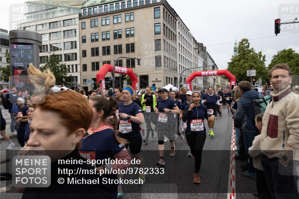 14.06.2026 - REWE Women's Run Michael Strokosch http://msf.ph/oto/9782333 14.06.2026 09:01:09 Laufen 18, 18, 11386, 11089 meine-sportfotos.de