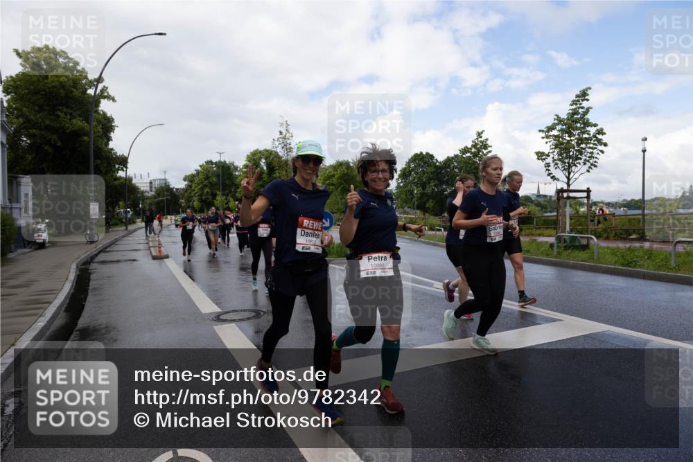14.06.2026 - REWE Women's Run Michael Strokosch http://msf.ph/oto/9782342 14.06.2026 09:12:17 Laufen 1062, 51, 10092, 57, 1098 meine-sportfotos.de
