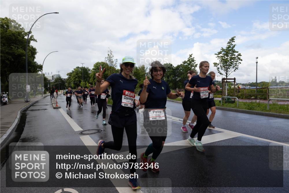14.06.2026 - REWE Women's Run Michael Strokosch http://msf.ph/oto/9782346 14.06.2026 09:12:17 Laufen 1062, 10092, 57, 10960 meine-sportfotos.de