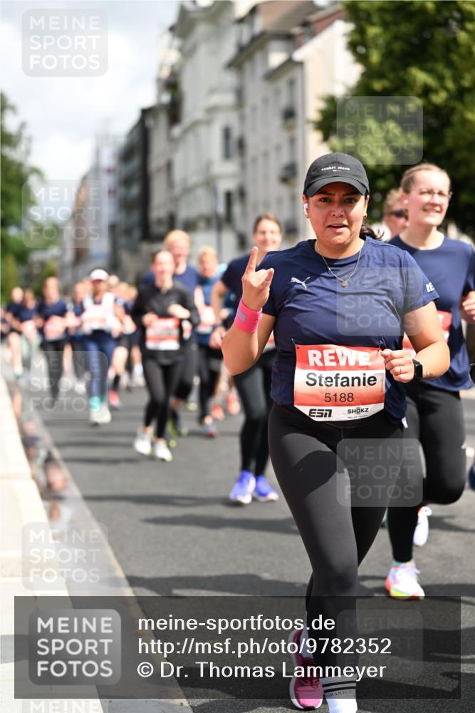 14.06.2026 - REWE Women's Run Dr. Thomas Lammeyer http://msf.ph/oto/9782352 14.06.2026 10:51:15 Laufen 5188 meine-sportfotos.de