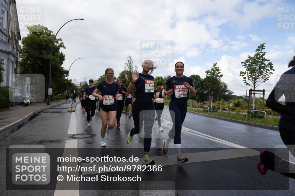 14.06.2026 - REWE Women's Run Michael Strokosch http://msf.ph/oto/9782366 14.06.2026 09:12:23 Laufen 10768, 10783, 11248 meine-sportfotos.de