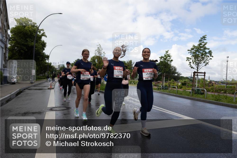 14.06.2026 - REWE Women's Run Michael Strokosch http://msf.ph/oto/9782370 14.06.2026 09:12:24 Laufen 10768, 10783, 11248, 7 meine-sportfotos.de