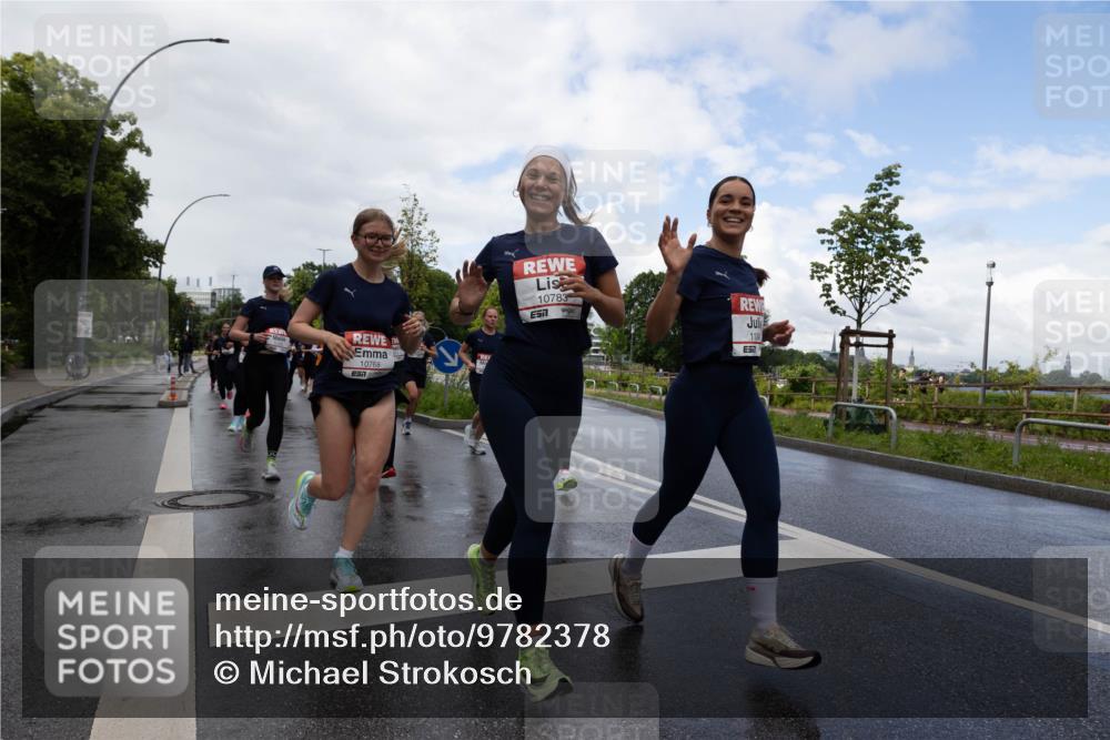 14.06.2026 - REWE Women's Run Michael Strokosch http://msf.ph/oto/9782378 14.06.2026 09:12:24 Laufen 10768, 10783, 57, 1124, 57 meine-sportfotos.de