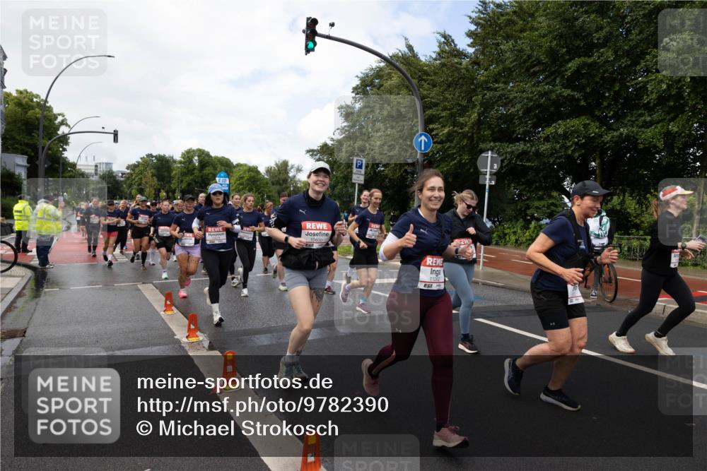 14.06.2026 - REWE Women's Run Michael Strokosch http://msf.ph/oto/9782390 14.06.2026 09:12:54 Laufen 10600, 11262 meine-sportfotos.de