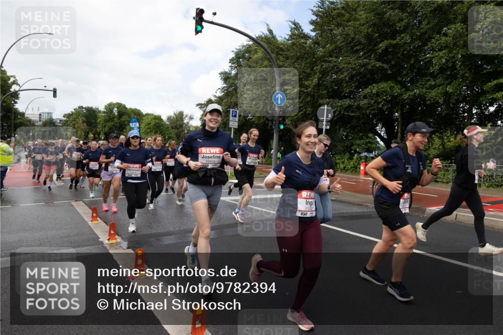 14.06.2026 - REWE Women's Run Michael Strokosch http://msf.ph/oto/9782394 14.06.2026 09:12:54 Laufen 10600, 11262 meine-sportfotos.de