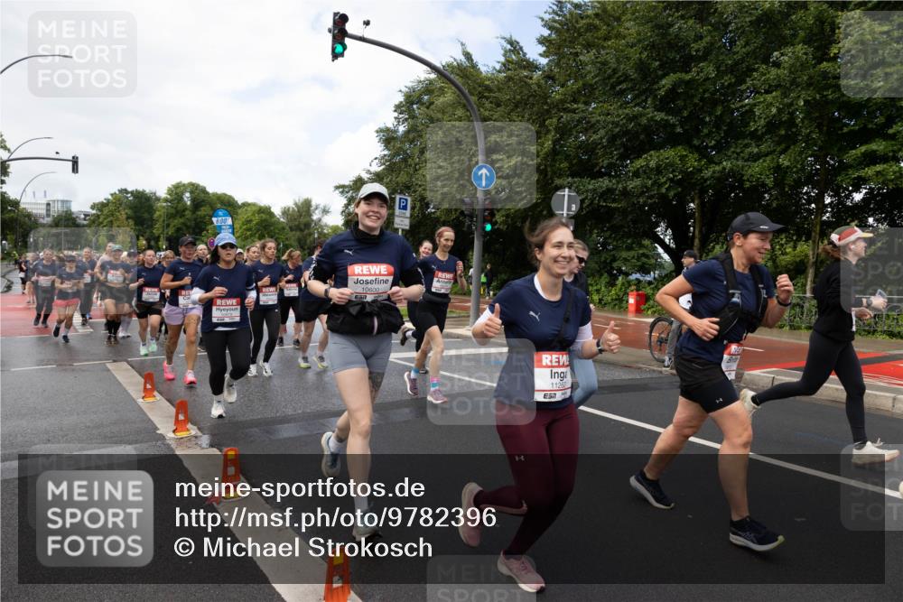 14.06.2026 - REWE Women's Run Michael Strokosch http://msf.ph/oto/9782396 14.06.2026 09:12:54 Laufen 6, 00, 10600, 11262, 7 meine-sportfotos.de
