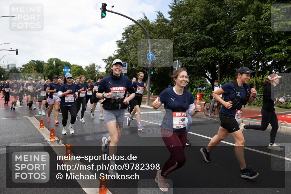 14.06.2026 - REWE Women's Run Michael Strokosch http://msf.ph/oto/9782398 14.06.2026 09:12:54 Laufen 6, 00, 10600, 11262 meine-sportfotos.de