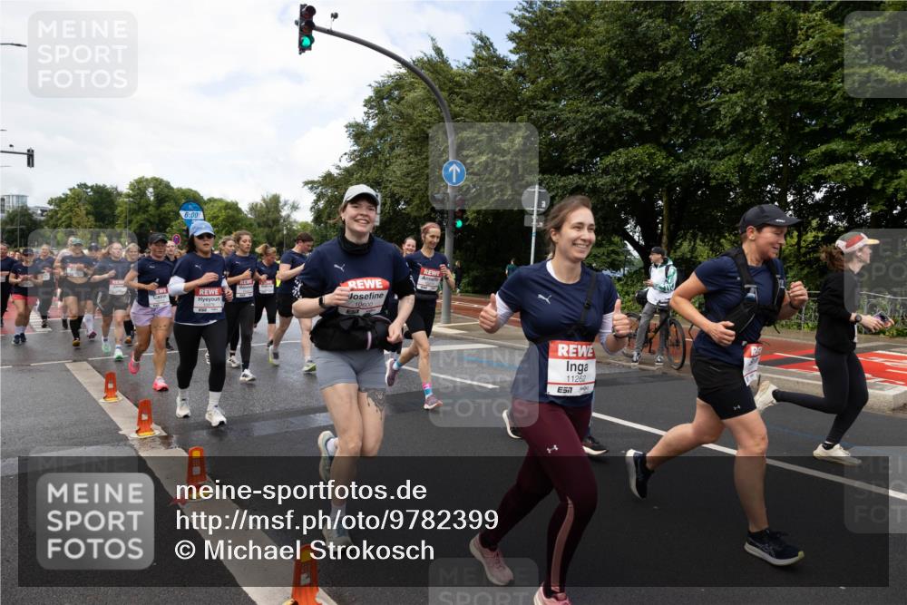 14.06.2026 - REWE Women's Run Michael Strokosch http://msf.ph/oto/9782399 14.06.2026 09:12:54 Laufen 6, 00, 10600, 11262 meine-sportfotos.de
