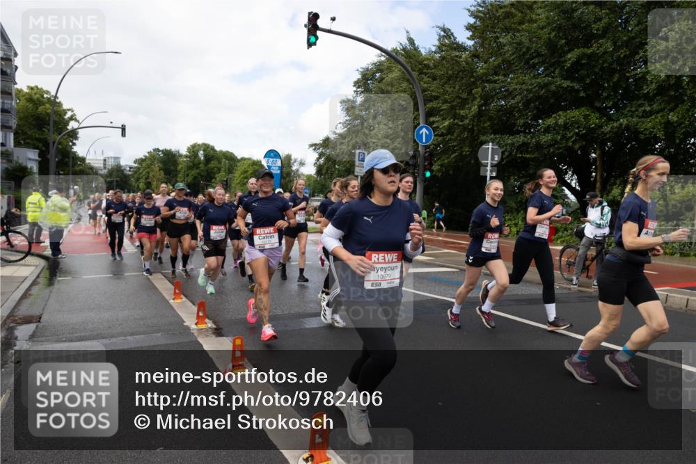 14.06.2026 - REWE Women's Run Michael Strokosch http://msf.ph/oto/9782406 14.06.2026 09:12:55 Laufen 6, 00, 10979, 57 meine-sportfotos.de