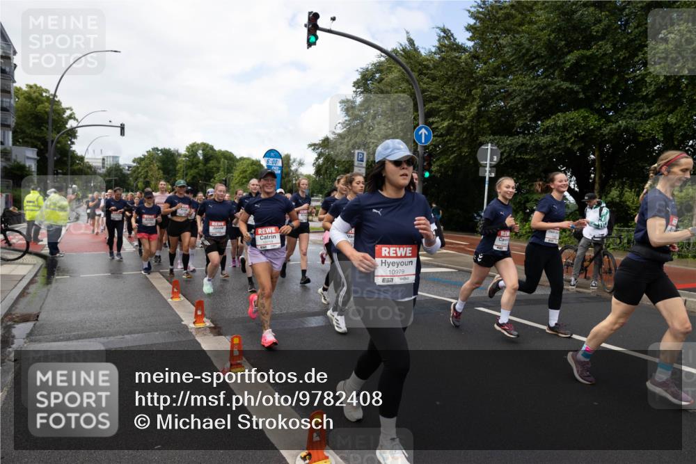 14.06.2026 - REWE Women's Run Michael Strokosch http://msf.ph/oto/9782408 14.06.2026 09:12:55 Laufen 111, 6, 00, 10719, 10979 meine-sportfotos.de