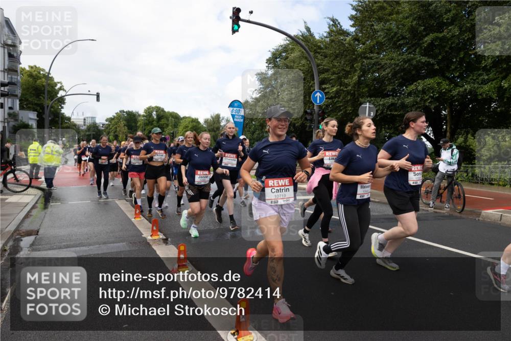 14.06.2026 - REWE Women's Run Michael Strokosch http://msf.ph/oto/9782414 14.06.2026 09:12:56 Laufen 6, 00, 10070, 10719, 7, 1081, 1132, 1045, 7 meine-sportfotos.de