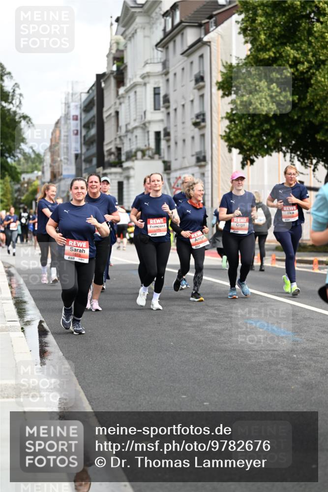 14.06.2026 - REWE Women's Run Dr. Thomas Lammeyer http://msf.ph/oto/9782676 14.06.2026 10:51:37 Laufen 5513, 51, 57 meine-sportfotos.de