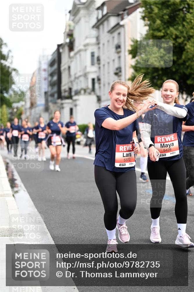 14.06.2026 - REWE Women's Run Dr. Thomas Lammeyer http://msf.ph/oto/9782735 14.06.2026 10:51:41 Laufen 5372, 5428 meine-sportfotos.de