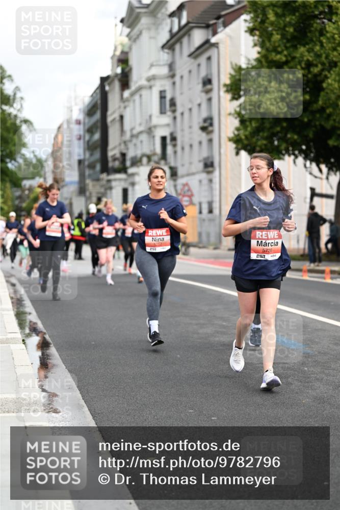 14.06.2026 - REWE Women's Run Dr. Thomas Lammeyer http://msf.ph/oto/9782796 14.06.2026 10:51:47 Laufen 257, 5736 meine-sportfotos.de