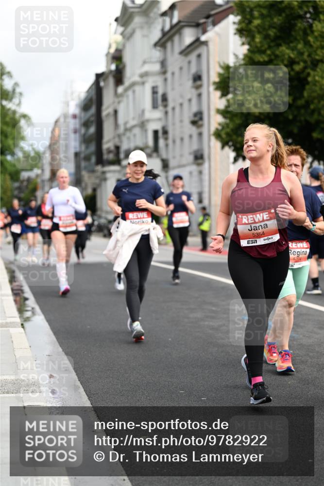 14.06.2026 - REWE Women's Run Dr. Thomas Lammeyer http://msf.ph/oto/9782922 14.06.2026 10:51:57 Laufen 5354, 5774 meine-sportfotos.de
